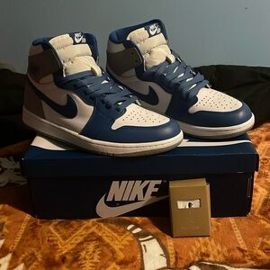 Air Jordan 1s True Blue Size 9